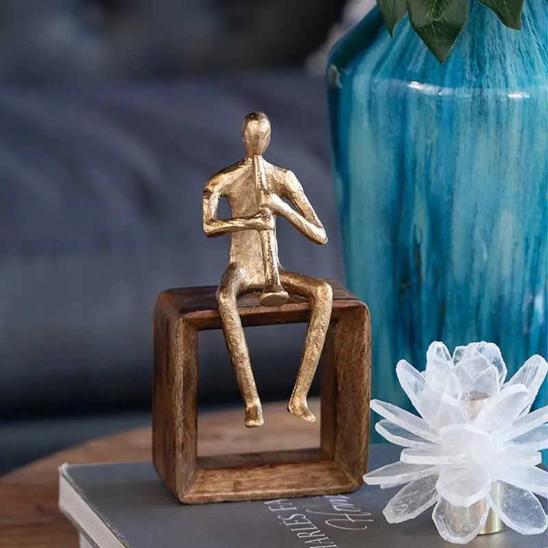 Sculpture Musicien Flûtiste en Métal Doré sur Socle Bois 13x9x25cm