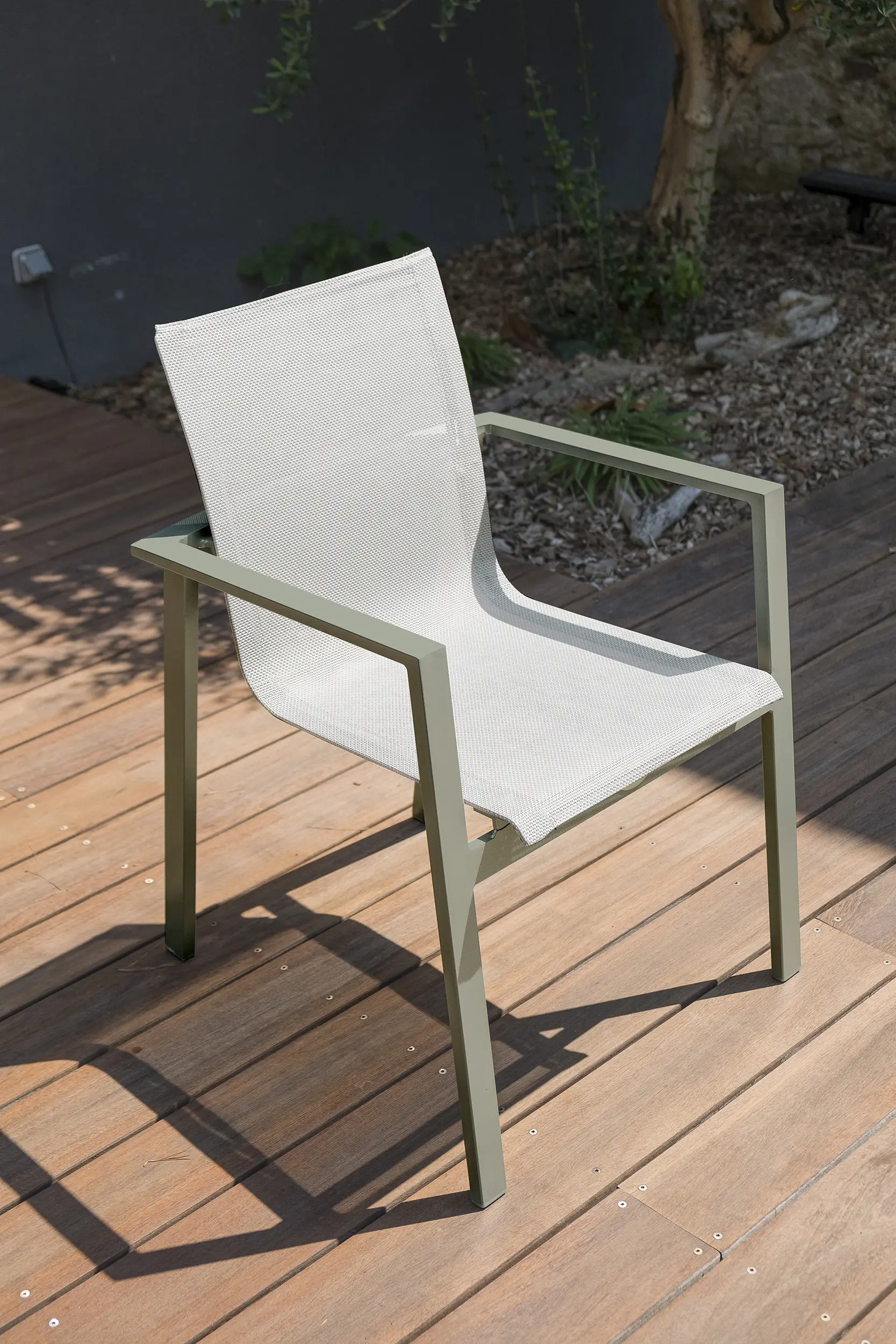 Fauteuil de jardin empilable en alu et toile plastifiéee – Kaki – MIAMI