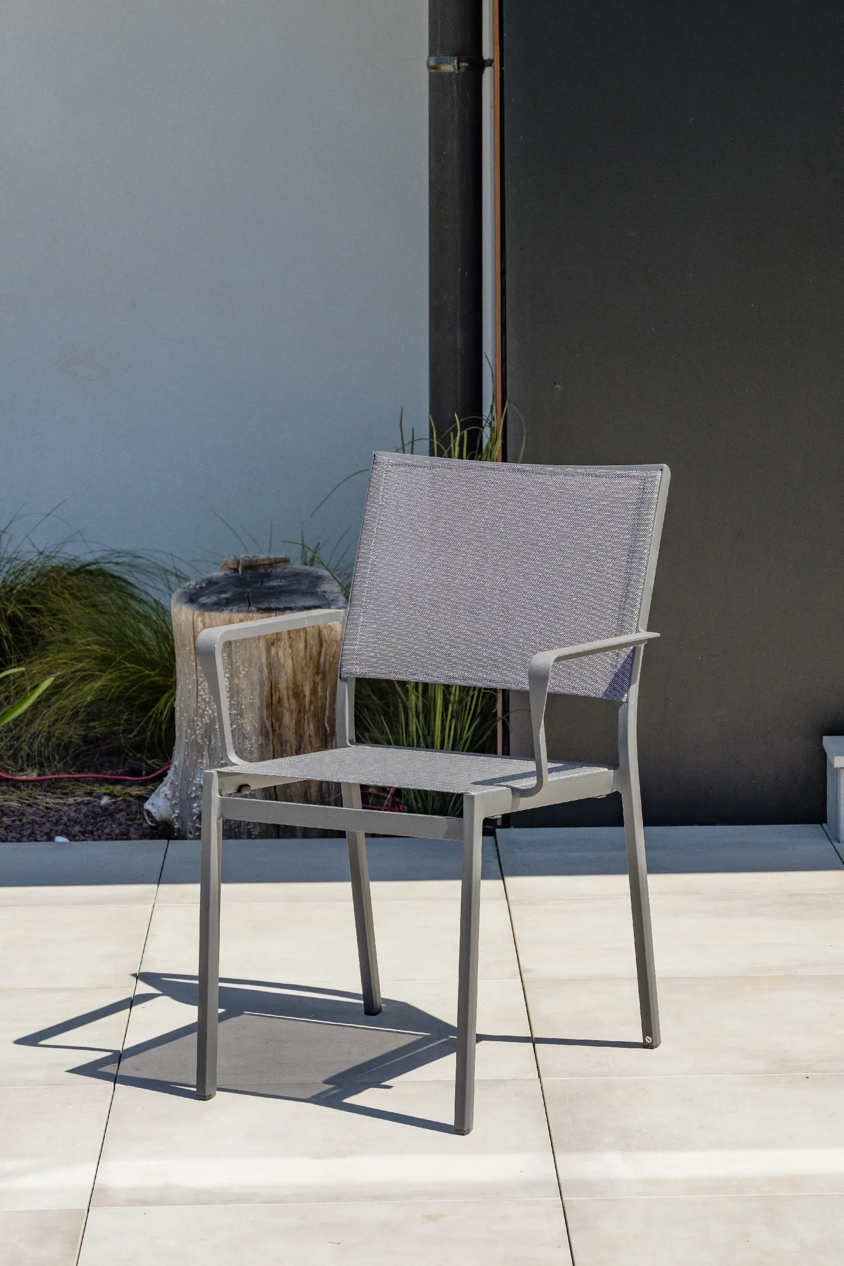 Fauteuil de jardin empilable en aluminium et toile plastifiéee – Gris anthracite – STOCKHOLM