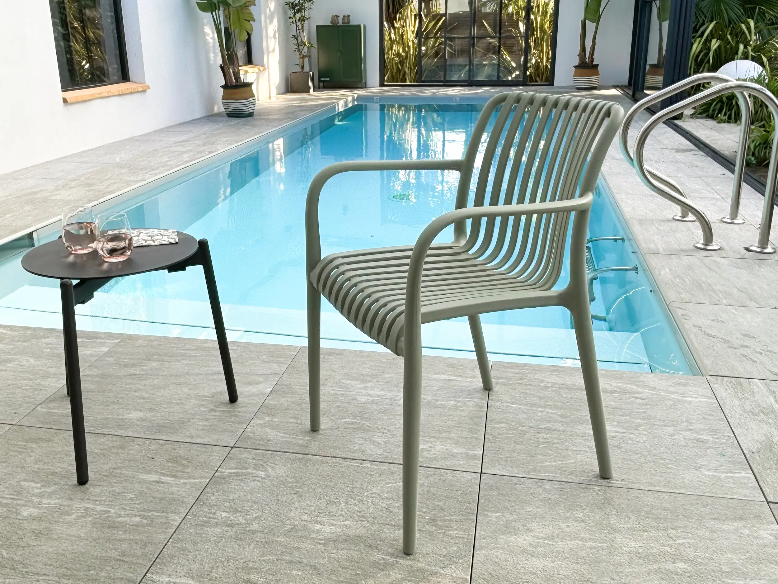 Fauteuil de jardin empilable en Polypropylène – Vert olive – TIAGO
