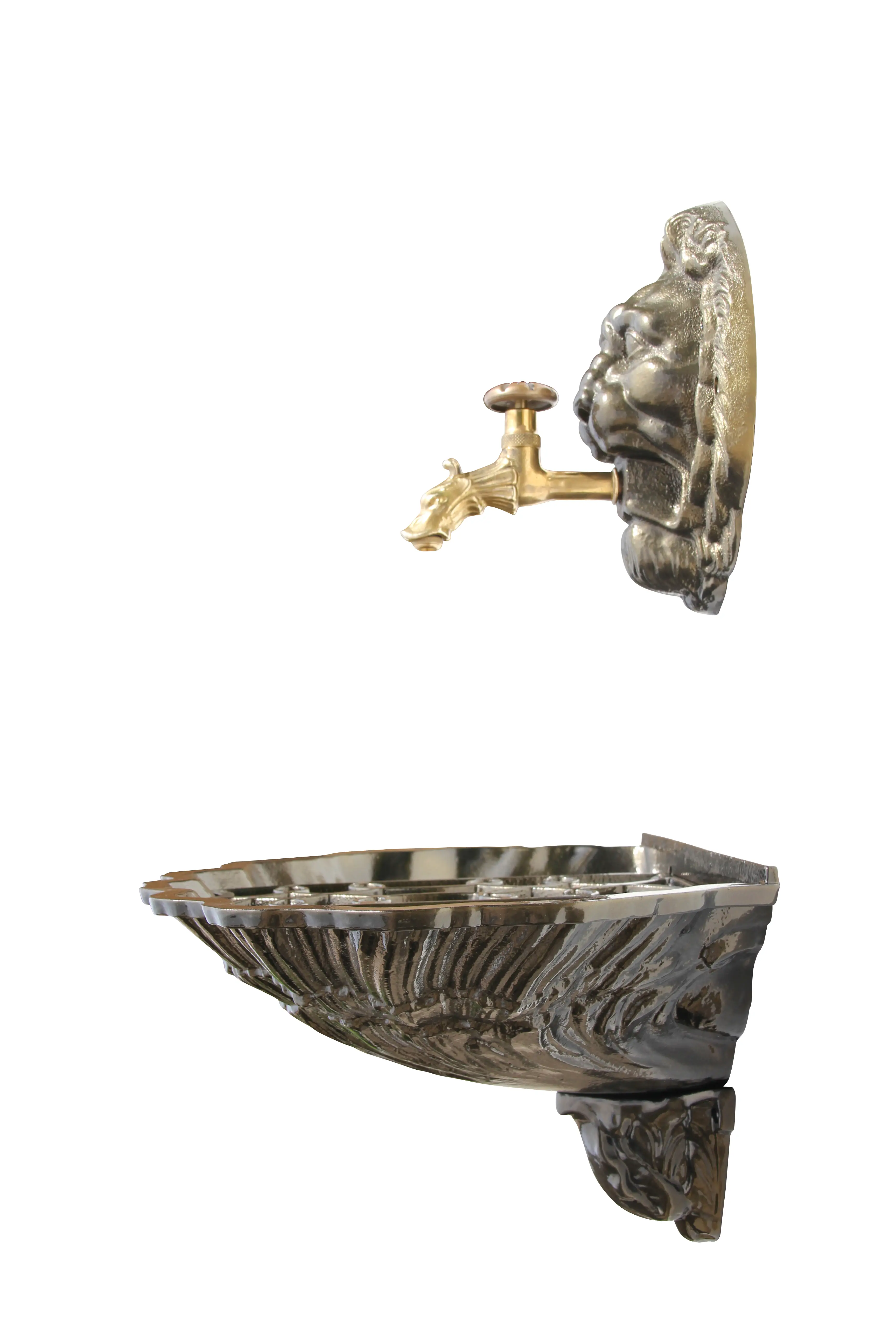 Fontaine coquille au lion vieux bronze avec robinet colvert Dommartin H. 54cm X L. 38cm